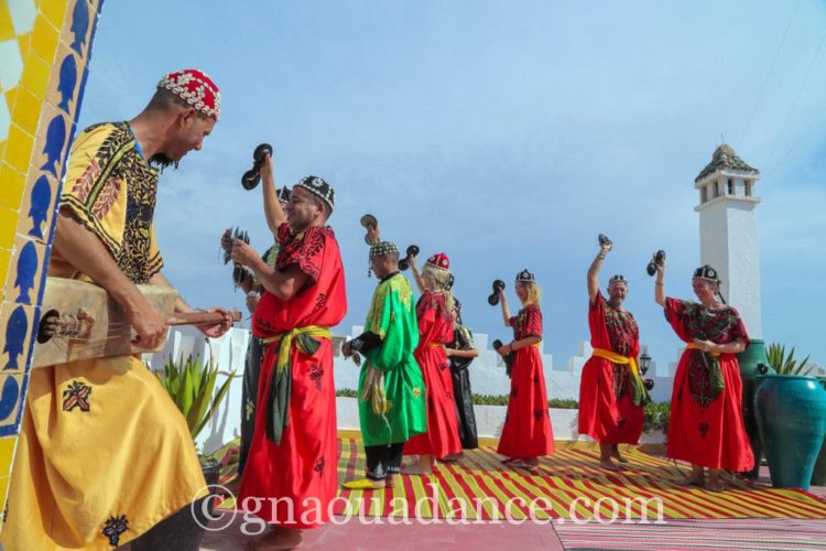 les gnawas d'essaouira gnawa essaouira gnawa festival morocco gnawa guitar